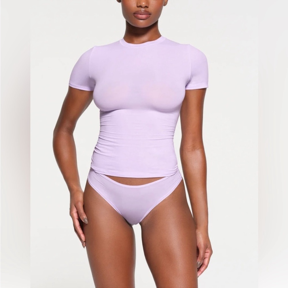 NWOT Skims Fits Everybody Tee (Sugar Plum) - Large